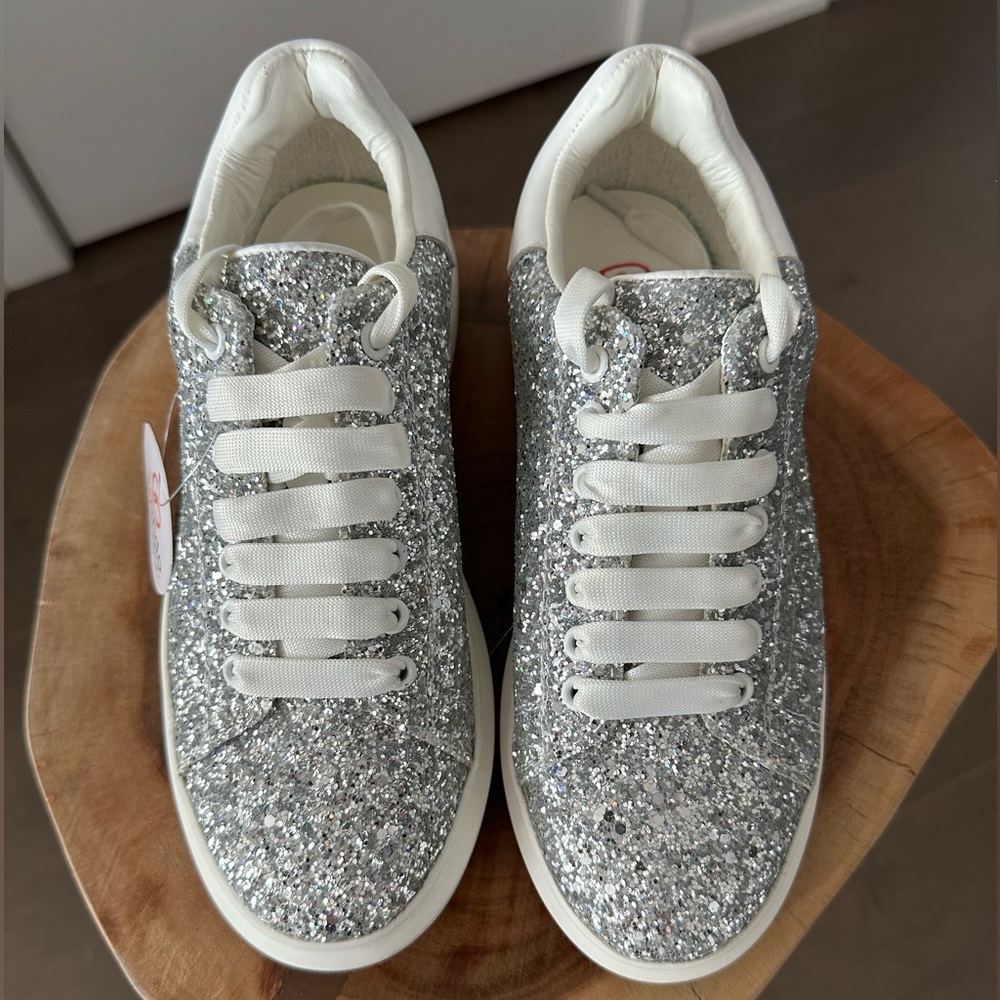 BLONDO Diva Waterproof Sneaker